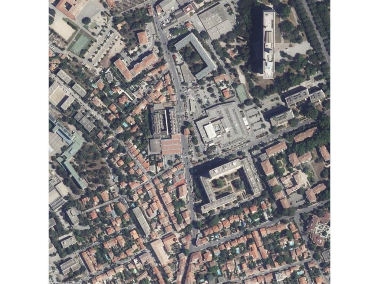 LOCATION LOCAL COMMERCIAL 149 m2 MARSEILLE 8e