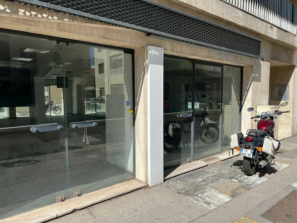 Location local commercial 1020 m² divisibles à partir de 500 m²