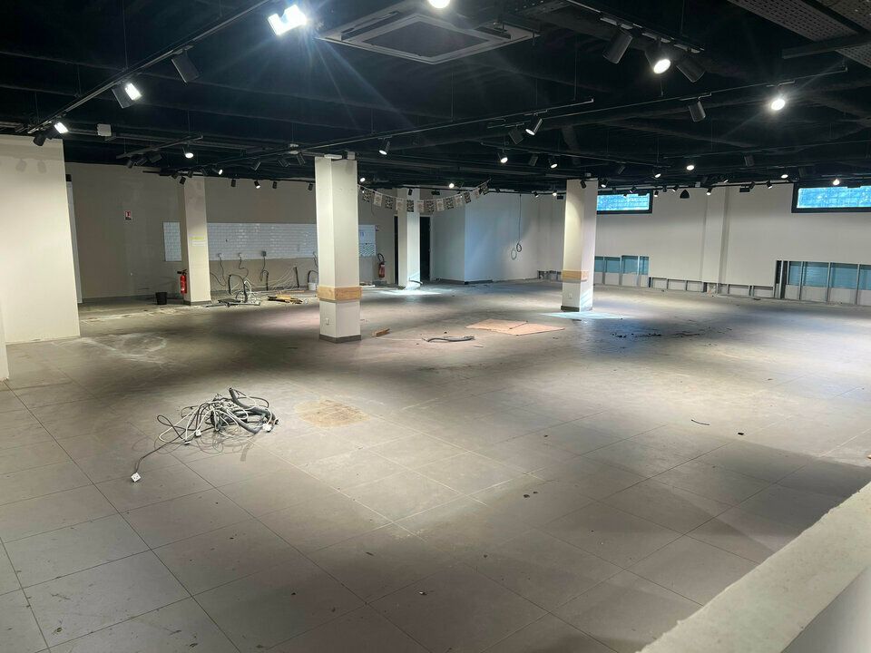 Location local commercial 584 m² non divisibles