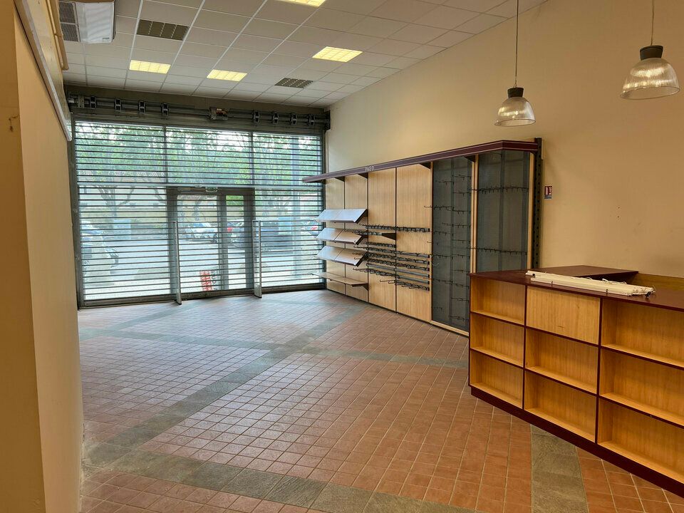 LOCATION LOCAL COMMERCIAL 285 m2 AIX LE THOLONET 