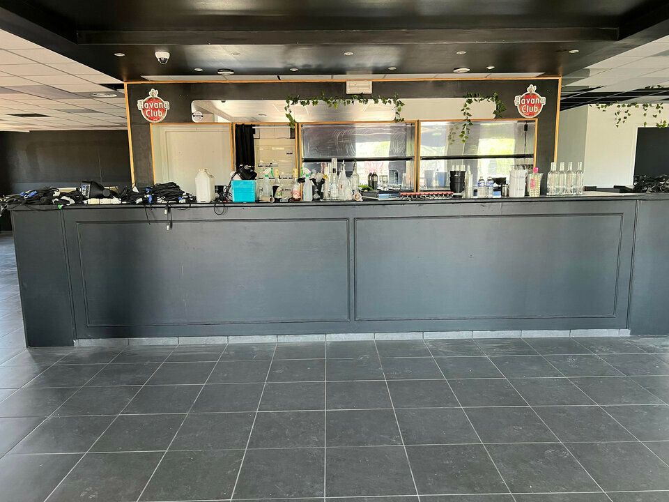 LOCAL COMMERCIAL DE 268 m2 A AIX EN PROVENCE 