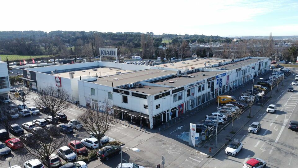  LOCATION LOCAL COMMERCIAL 400 m² AIX EN PROVENCE AVEC DROIT D'ENTRÉE