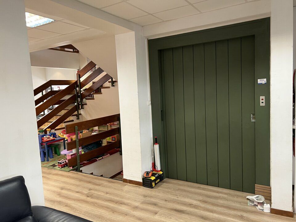 LOCATION LOCAL COMMERCIAL 1500 m2 AUBAGNE 