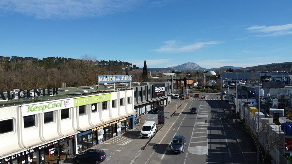 1130 m² pour ce local commercial en location à Aix en provence