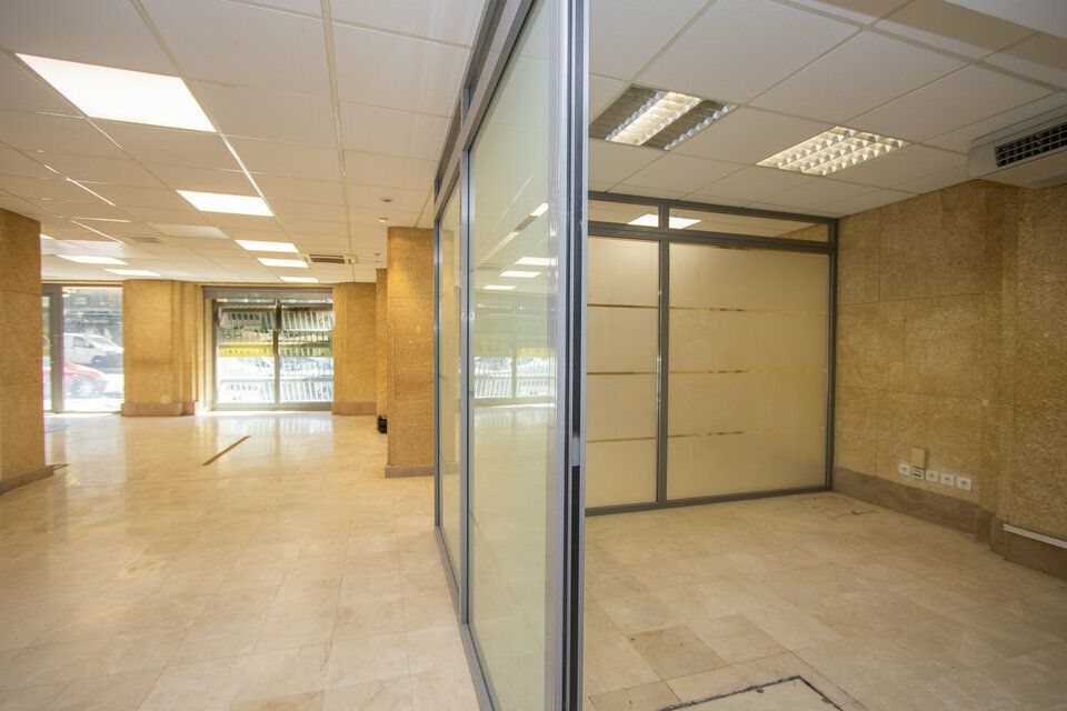 Location local commercial 360 m² non divisibles