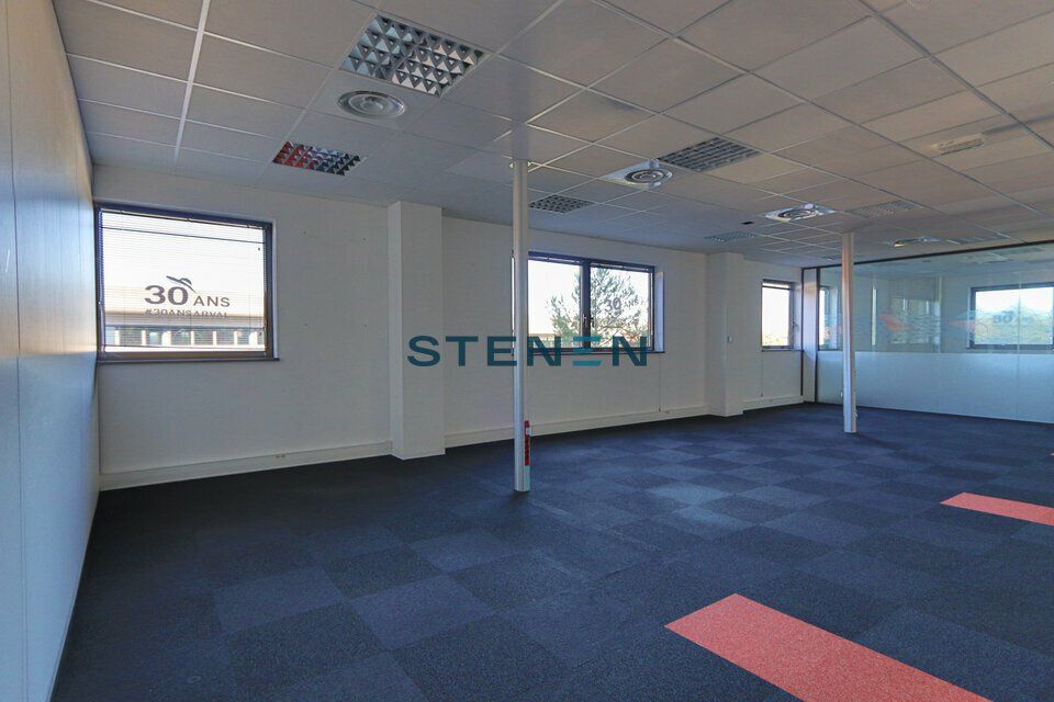 À LOUER BUREAUX 327 m2 A Aix-en-Provence