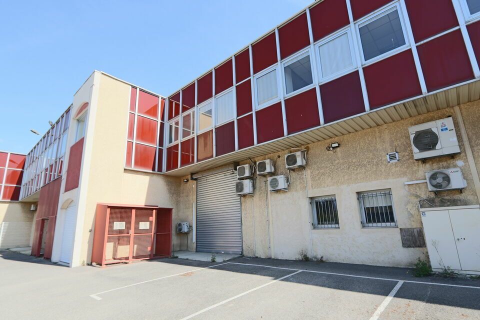 À LOUER - LOCAL MIXTE 1200 M² - AIX-EN-PROVENCE