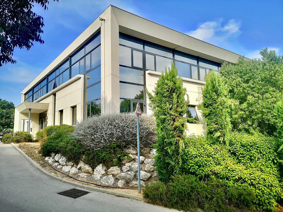 Location bureaux 87.95 m² non divisibles