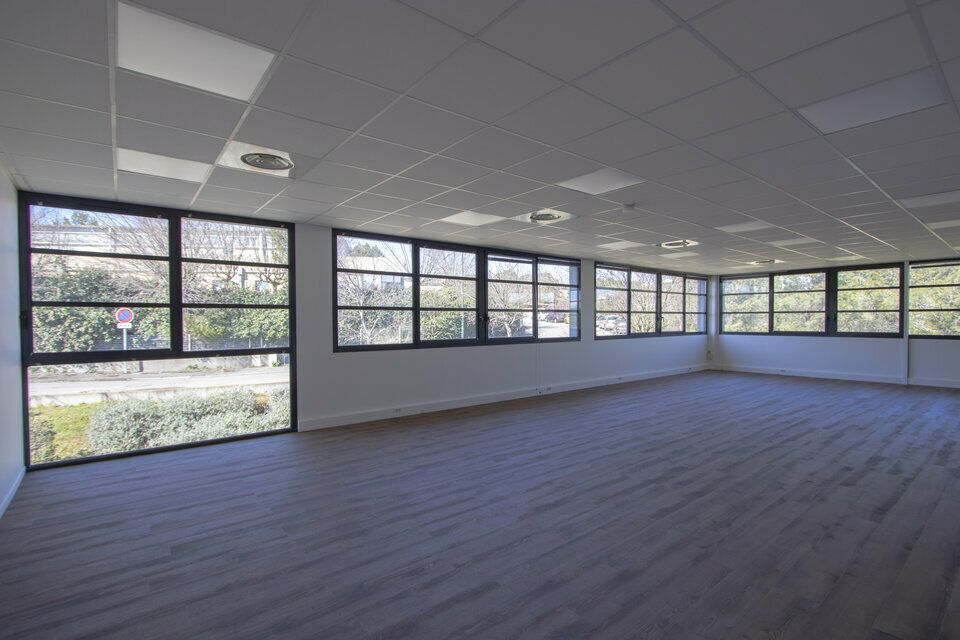 LOCATION-BUREAUX-109m2-AIX