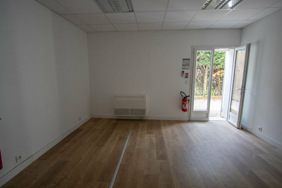 LOCATION BUREAUX 34 m2 ÉGUILLES