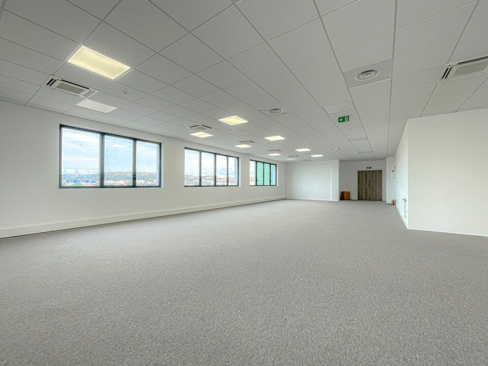 LOCATION BUREAUX NEUFS VITROLLES DIVISBLE A PARTIR DE 140m²