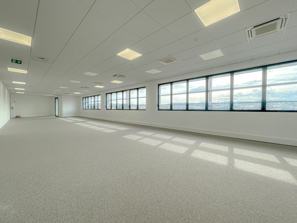 152.31 m² pour ce bureaux en location à Vitrolles