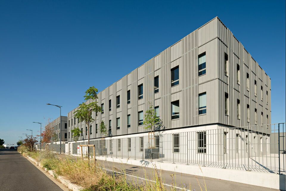 Location bureaux 703.6 m² non divisibles