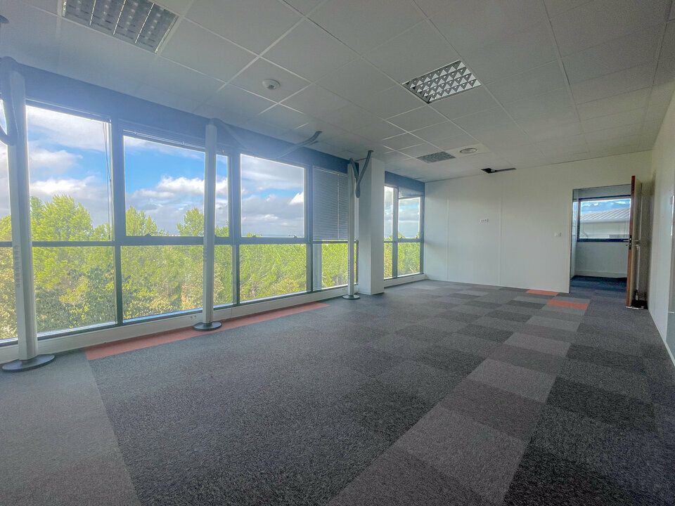 À LOUER BUREAUX DE 772m² A Aix-en-Provence