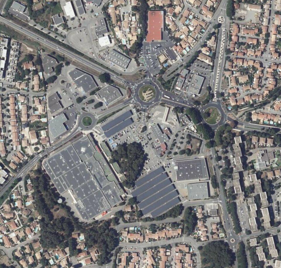 Location local commercial 1200 m² non divisibles