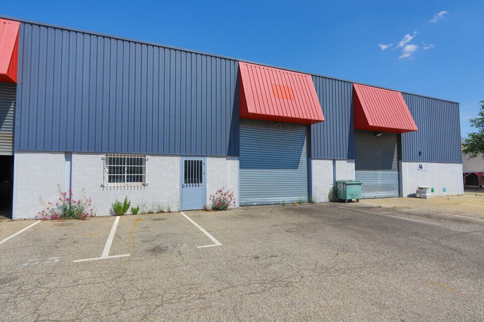 Location local d''activites 364 m² non divisibles