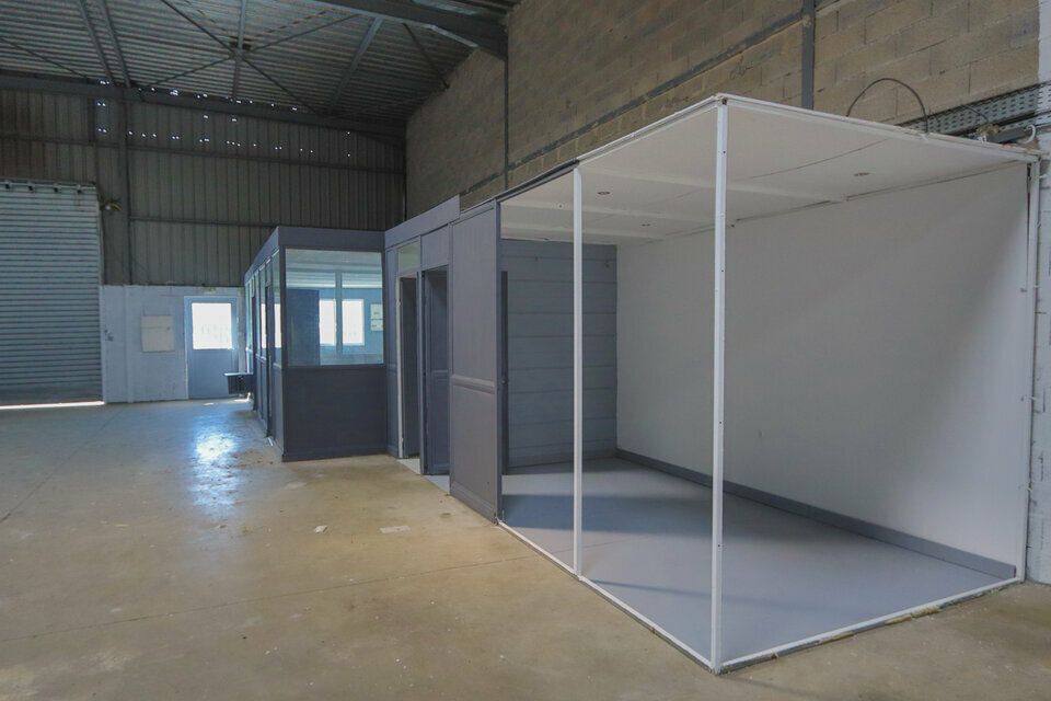 LOCATION LOCAL D'ACTIVITÉ 364M2 ROGANC