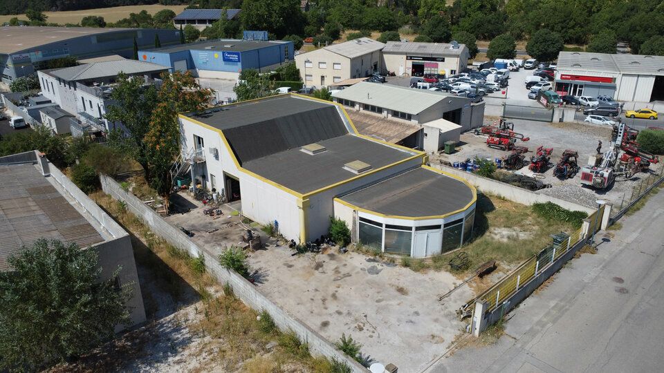 Vente local d''activites 408 m² non divisibles