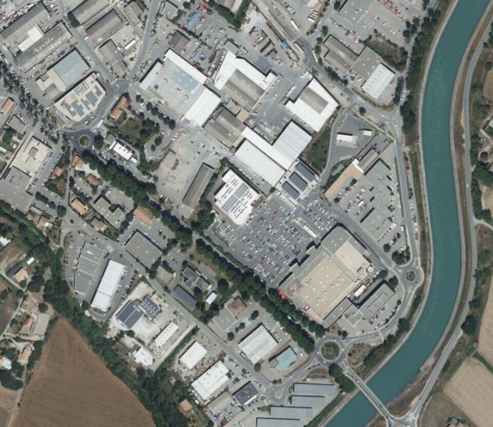 Location local commercial 192 m² non divisibles