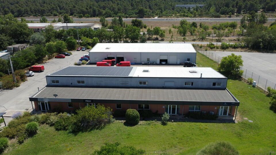 Vente local d''activites 251.6 m² non divisibles