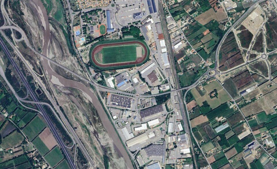 À VENDRE - ENTREPÔT 400M² - CAVAILLON