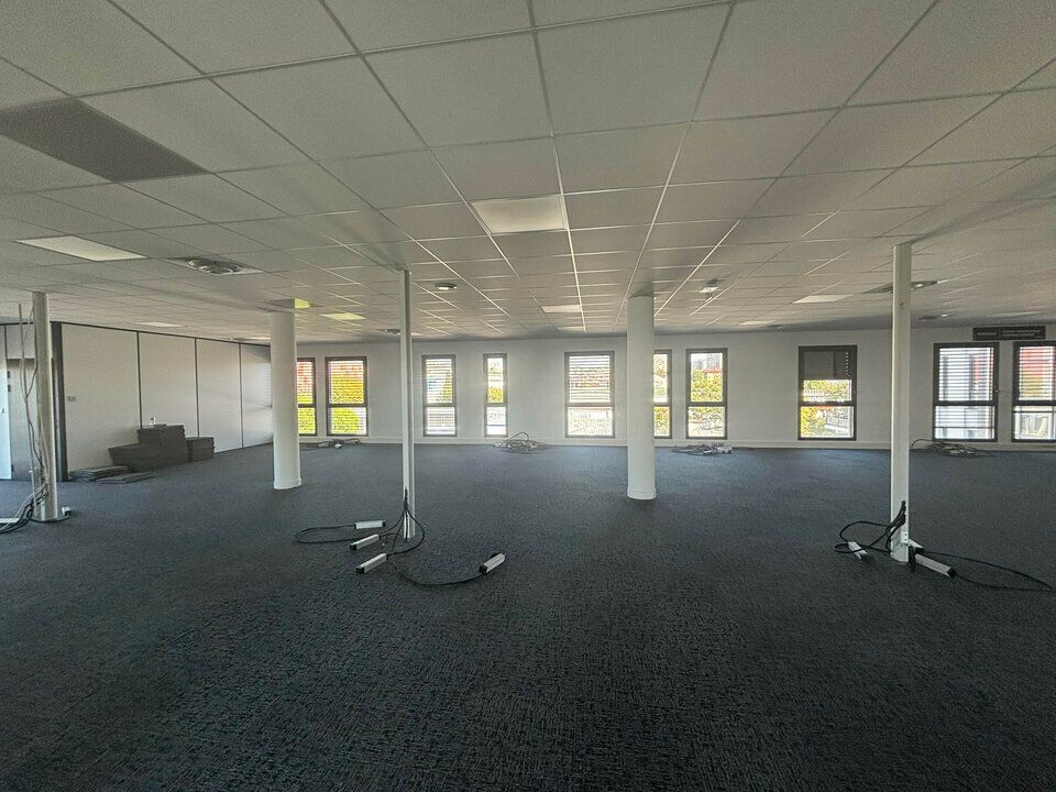 A LOUER  523 M2 MARSEILLE 13014