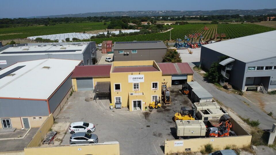 Location local d''activites 700 m² non divisibles