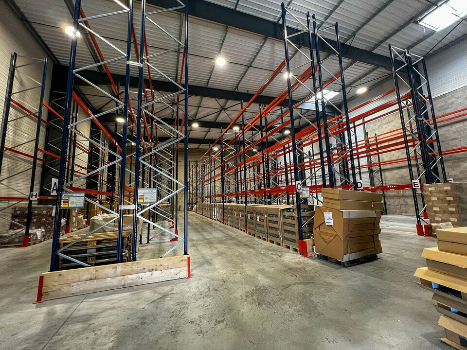 LOUER - ENTREPÔT 800 M² - AVIGNON