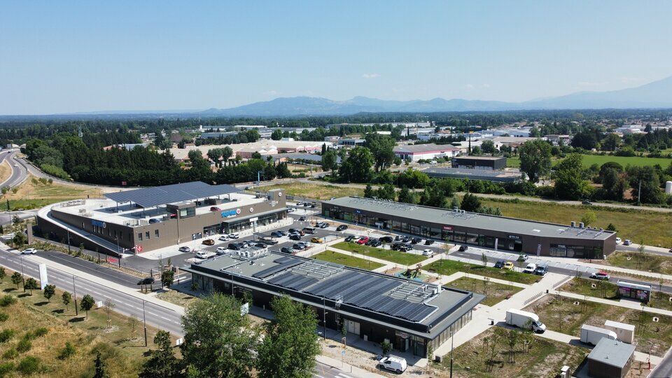 Location local commercial 180 m² non divisibles