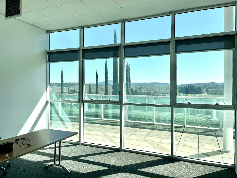 A LOUER BATIMENT 4700m2 AIX EN PROVENCE