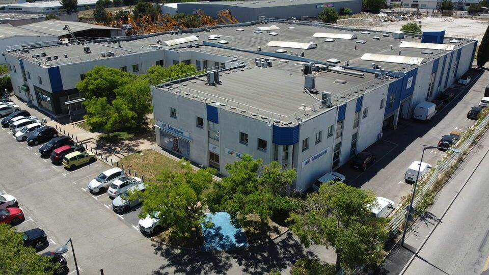 Location local d''activites 446 m² non divisibles