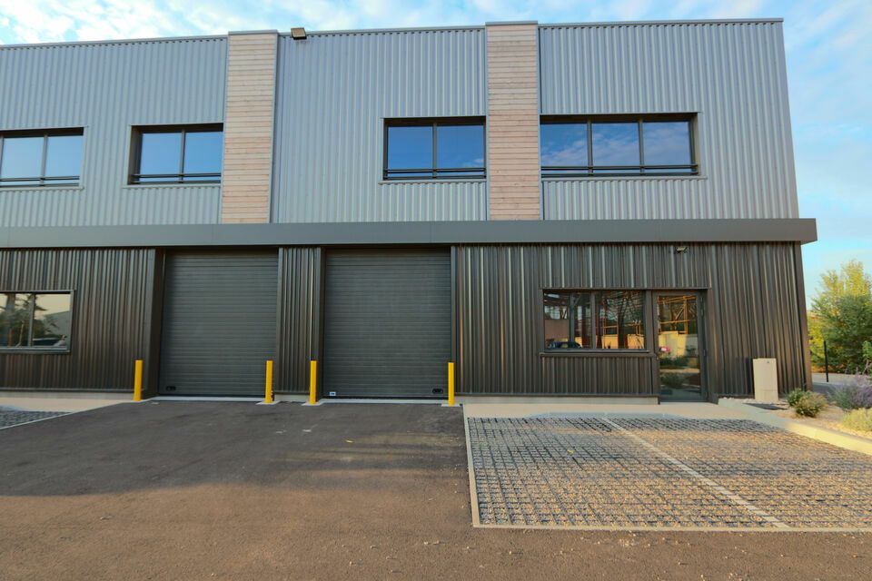 À LOUER - LOCAL D'ACTIVITÉS 997m² Div - AVIGNON