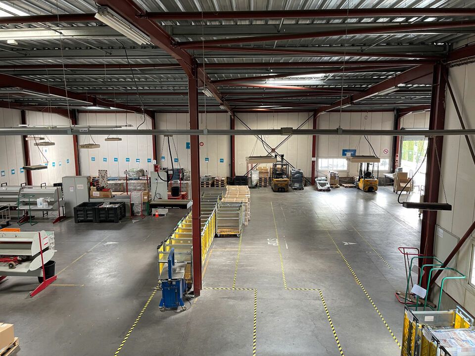 Location local d''activites 864 m² non divisibles