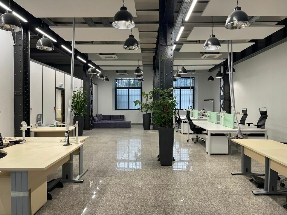 Location local d''activites 2350 m² non divisibles