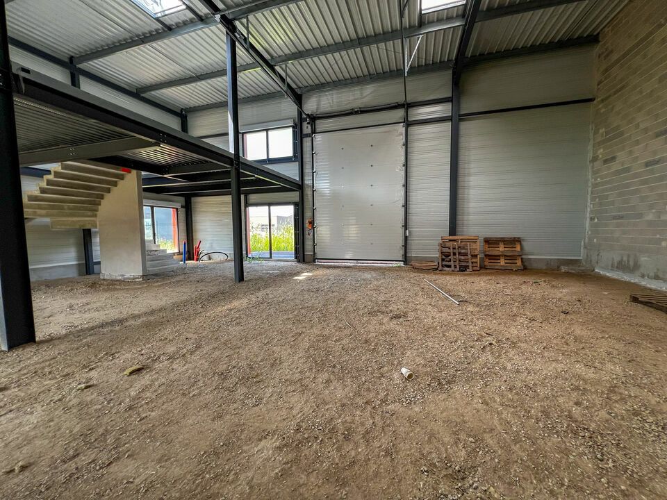 À LOUER - LOCAL D'ACTIVITÉ  265M² - TAILLADES