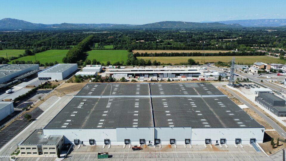 Location local d''activites 20461 m² non divisibles