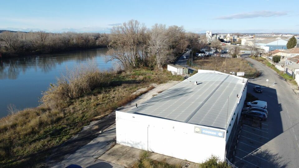 Location local commercial 600 m² non divisibles