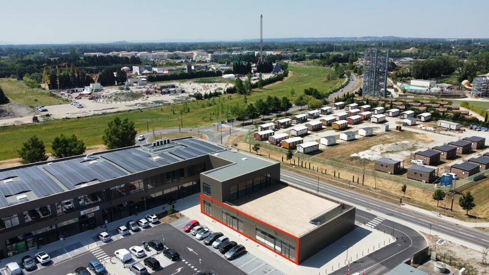 Location local commercial 581 m² divisibles à partir de 153 m²