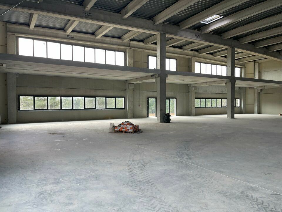 A LOUER LOCAUX D'ACTIVITES A PARTIR DE 309M2 LA CIOTAT