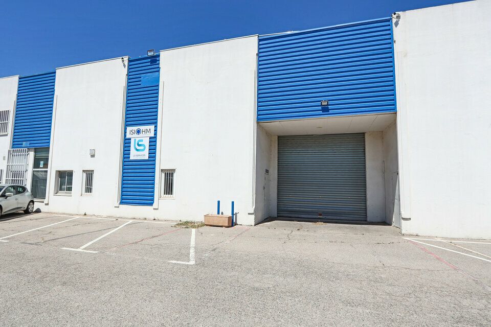LOCATION LOCAL D'ACTIVITÉ - ENTREPÔT 567 M2 - VITROLLES
