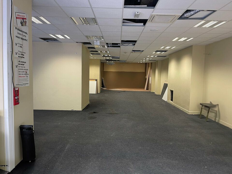 Vente local commercial 182 m² non divisibles