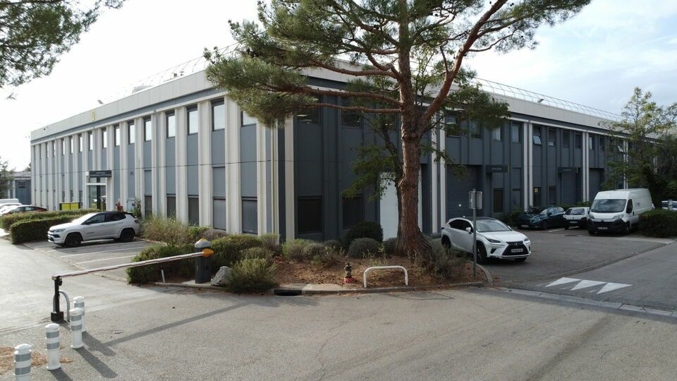 Location local d''activites 195 m² non divisibles