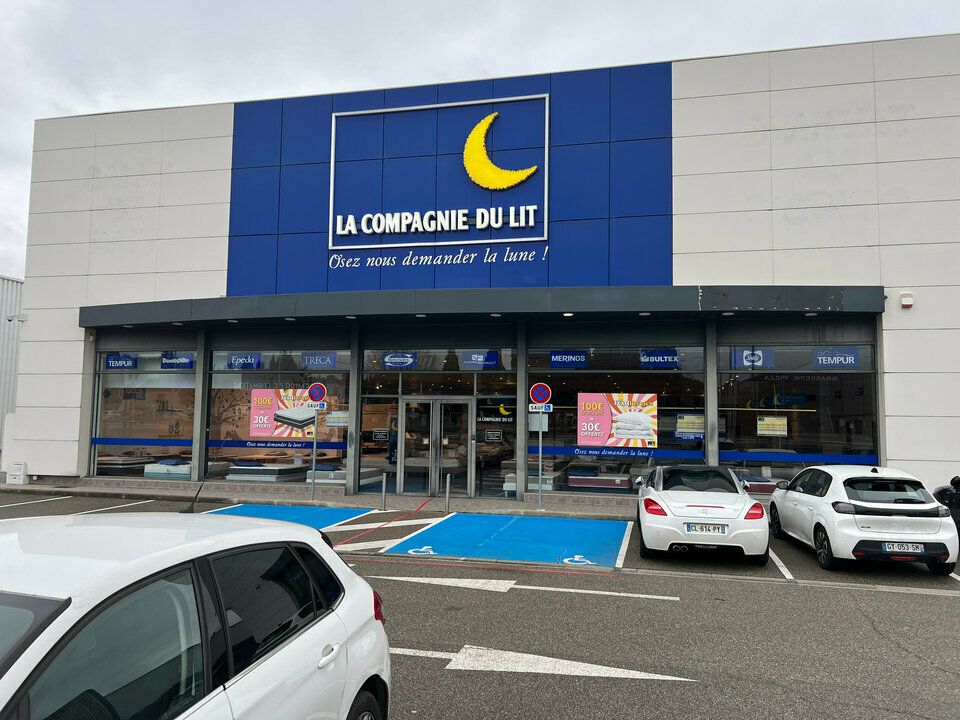 Location local commercial 578 m² non divisibles