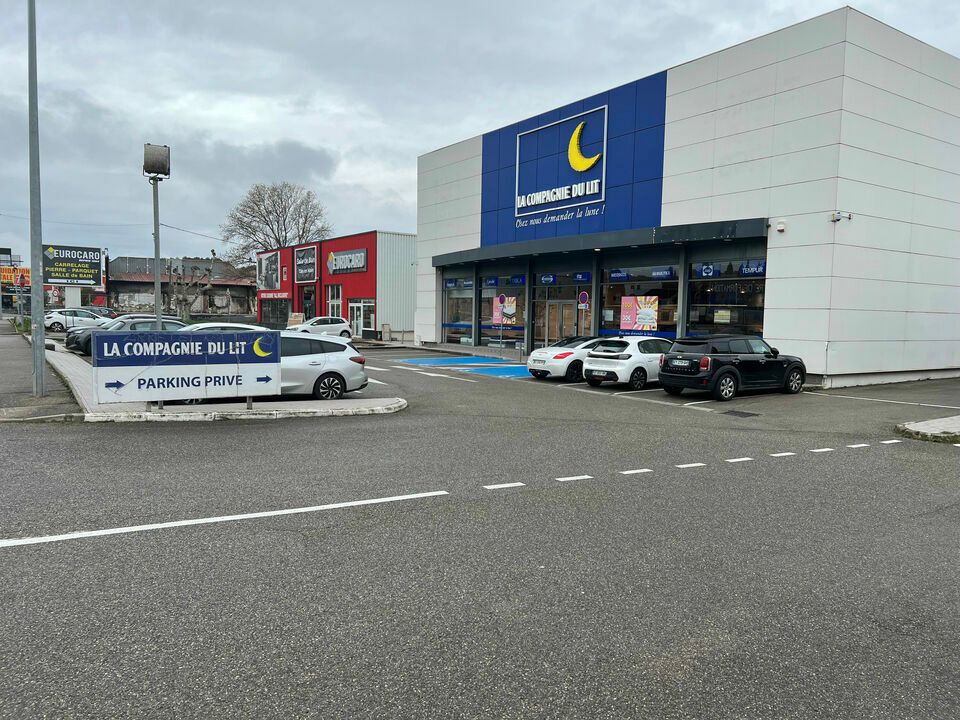 LOCATION LOCAL COMMMERCIAL DE 578 m² PLAN DE CAMPAGNE