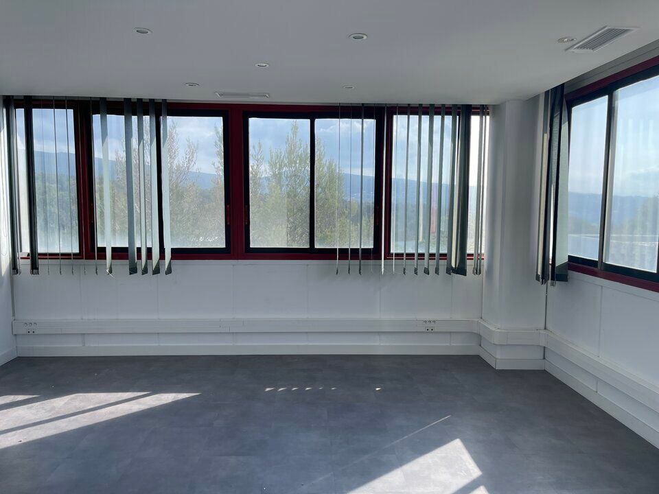 LOCATION BUREAUX 757m2 - LA CIOTAT 
