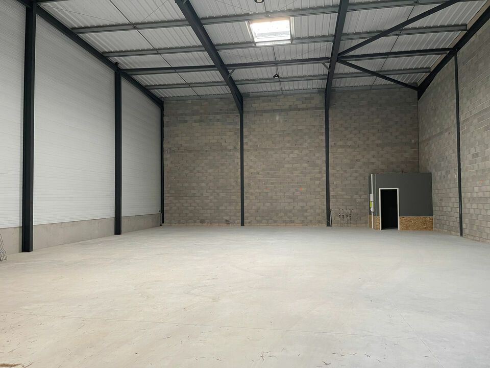 Location local d''activites 260 m² non divisibles