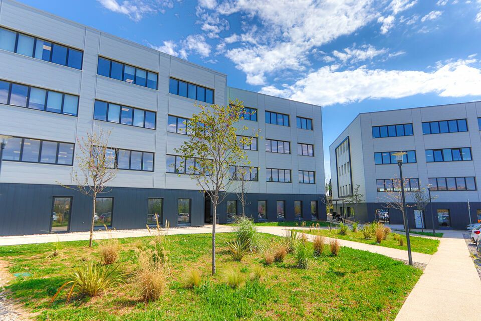 1380 m² pour ce bureaux en location à Vitrolles