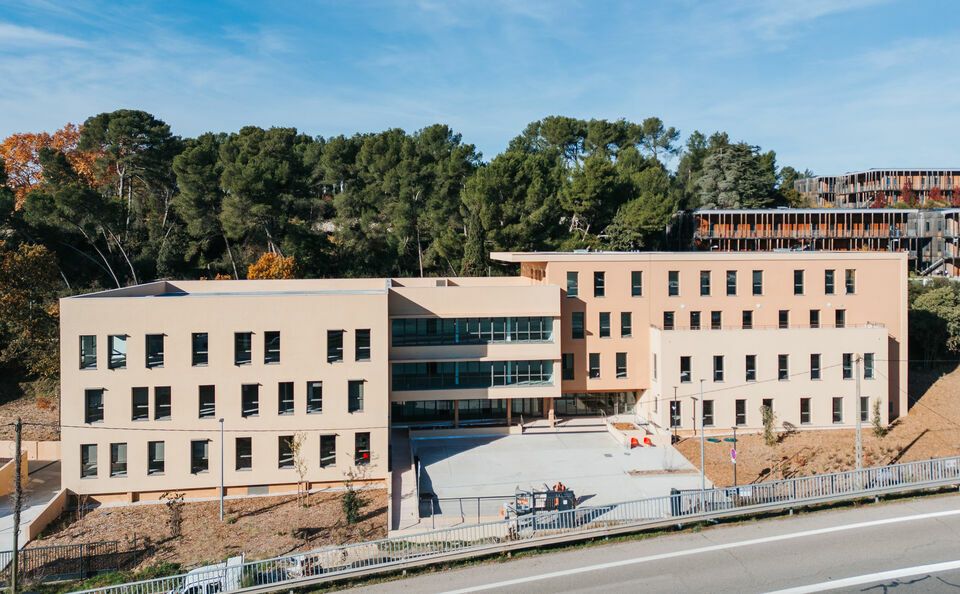 Location bureaux 2728.8 m² divisibles à partir de 179 m²