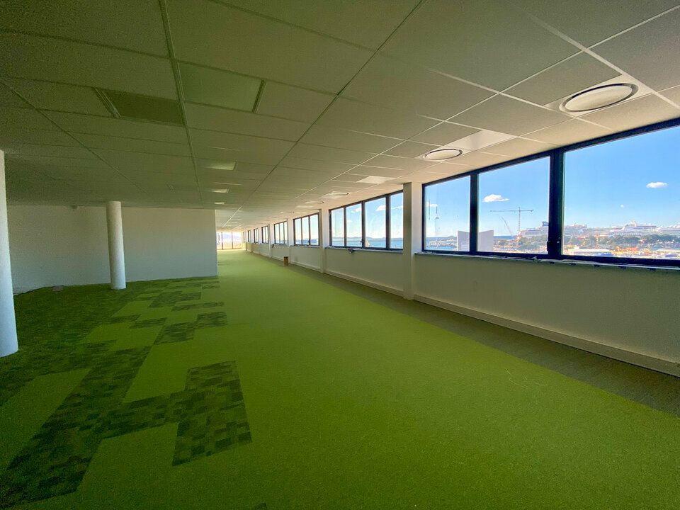 À louer - bureaux de 8 060 m² à Marseille