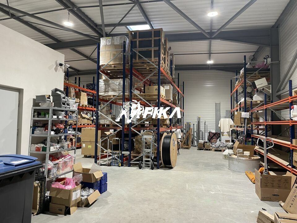Vente local d''activites 368 m² non divisibles